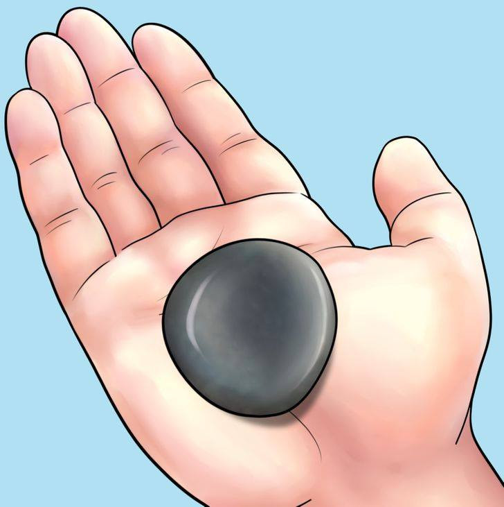  3. Đá: Nghe thật khó tin, nhưng đã có những thời kỳ con người dùng đá để làm vệ sinh. Ưu điểm của loại "giấy vệ sinh" này là dễ kiếm, dồi dào. Cũng giống như lõi ngô, dù đây không phải loại vật liệu đem lại cảm giác dễ chịu nhất, nhưng chí ít nó rất tiện lợi khi chưa có vật liệu khác tốt hơn để thay thế.