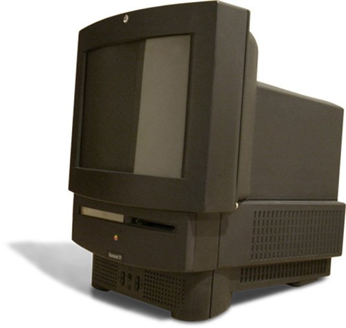 Loại thiết bị lai giữa máy tính cá nhân và tivi Macintosh TV được Apple ra mắt năm 1993, nhưng nó là thiết bị pha tạp quái gở, không phải một máy tính tốt và cũng không phải một chiếc tivi hấp dẫn. Sản phẩm nhanh chóng bị Apple “khai tử” sau đó 1 năm.