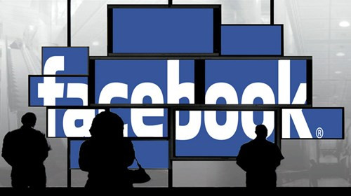Facebook theo dõi cả những gì bạn muốn xóa. Bạn đang có ý định đăng tải một status chia sẻ, nhưng nghĩ thế nào lại xóa nó. Tuy nhiên, Facebook không hoàn toàn xóa bỏ nó mà tự cập nhật và kiểm duyệt.