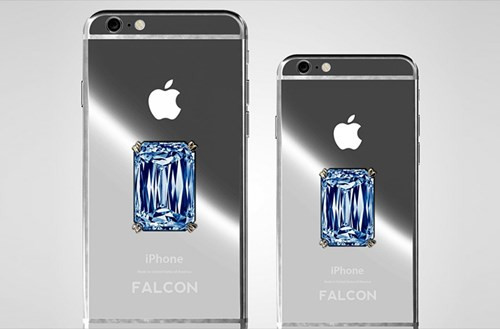 Nếu phiên bản kim cương hồng kia "nóng" quá, thì bản iPhone 6 bạch kim với một viên kim cương màu xanh sẽ hạ "nhiệt" xuống hơn một nửa với chỉ... 48.500.000 USD (khoảng 1,03 nghìn tỷ đồng), nhưng chưa bao gồm các loại thuế.