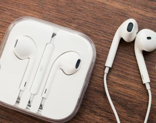 Bạn có thể dùng tai nghe iPhone để chụp ảnh, từ chối cuộc gọi.