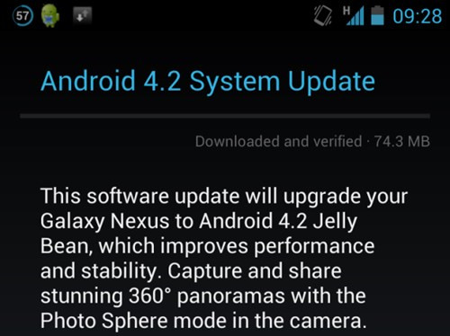 Ngoài ra, nguyên nhân nữa khiến smartphone Android dẫn đầu top điện thoại kém an toàn nhất là vì tần suất cập nhật bản vá bảo mật của hệ điều hành này. Có trường hợp chiếc điện thoại được ghi nhận chưa cập nhật lần nào trong suốt 300 ngày. Trong trường hợp tồn tại lỗ hổng bảo mật mà điện thoại không tiến hành cập nhật trong suốt một quãng thời gian dài sẽ trở thành miếng mồi ngon cho tin tặc.