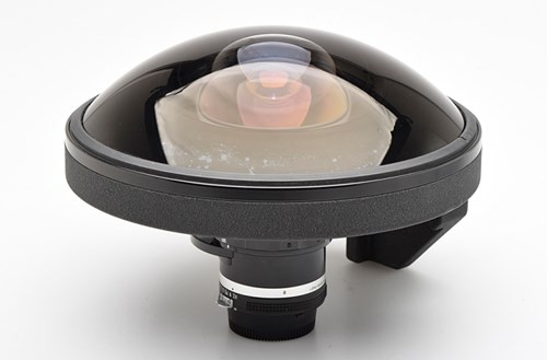 Và sau hơn 40 năm nó đã trở thành một trong những ống kính hiếm và đắt tiền nhất thế giới.