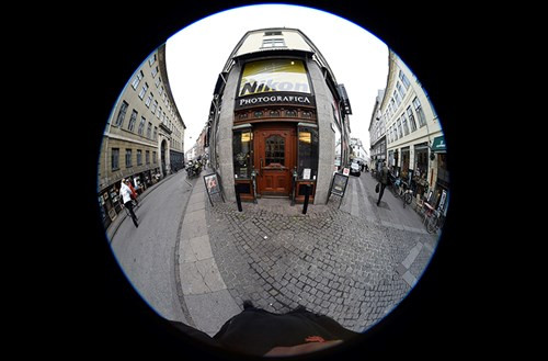 Đây là ảnh chụp cho thấy góc nhìn của ống kính ấn tượng này.