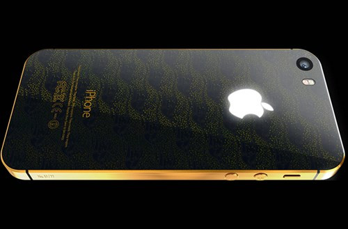 Feld &amp; Volk là một thương hiệu chuyên "độ" iPhone có tiếng. Chiếc iPhone 5S bằng "vàng nguyên chất" này sẵn sàng lấy đi của bạn 8.990 USD (khoảng 192 triệu đồng).