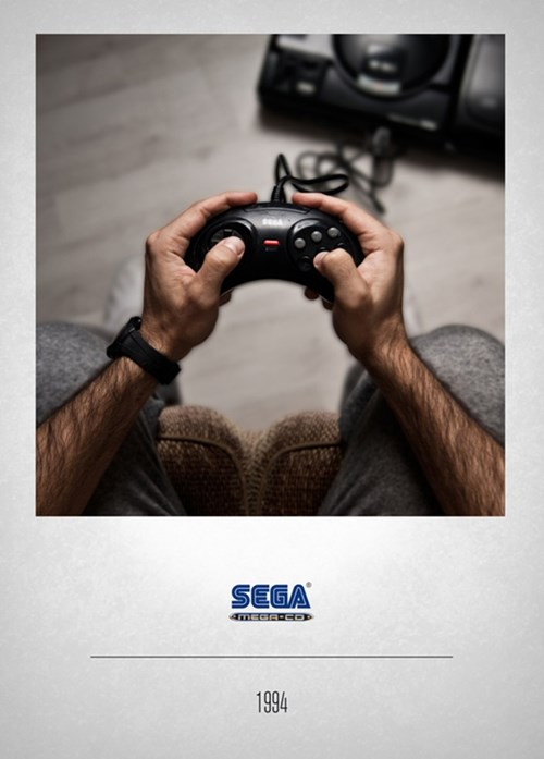 Tay cầm của máy chơi game hãng SEGA, Nhật, được chào bán từ 1994, là niềm mong ước của nhiều game thủ.