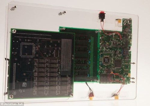 Phiên bản Newton MessagePad đầu tiên, ra mắt vào năm 1993.