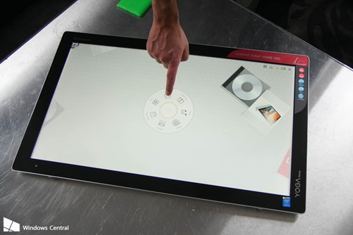 Dù có khá nhiều tùy chọn phần cứng để người dùng thoải mái lựa chọn tùy theo nhu cầu sử dụng nhưng các phiên bản máy tính AIO Lenovo YOGA Home 900 đều sở hữu 3 cổng USB 3.0, ngõ cắm headphone/mic, ngõ vào HDMI, pin dung lượng 73Wh có thể cho thời lượng sử dụng khoảng 3 giờ và cài đặt sẵn Windows 10.