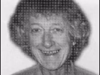  5. Rod Holt là một nhà thiết kế và được xem như là người có vai trò "siêu quan trọng" trong việc làm nên chiếc Apple II. Từng hoài nghi về việc gia nhập Apple của mình, Holt cho biết ông được Steve Jobs thuyết phục để vào công ty và công việc của ông là phát triển hệ thống nguồn điện cho mẫu máy tính Apple II. Sau 6 năm cống hiến, Holt cho biết ông bị đuổi việc từ hệ thống lãnh đạo mới. 