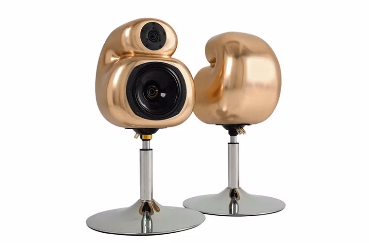  Hart Audio D&amp;W Aural Pleasure - Giá 5 triệu bảng Anh (khoảng 166 tỷ đồng). Đây là cặp loa đắt nhất mà con người từng chế tạo với thiết kế độc đáo, và sử dụng vàng làm chất liệu chế tác chính. Theo nhà sản xuất, thùng của cặp loa này dày 76-cm và được làm bằng vàng 24K.