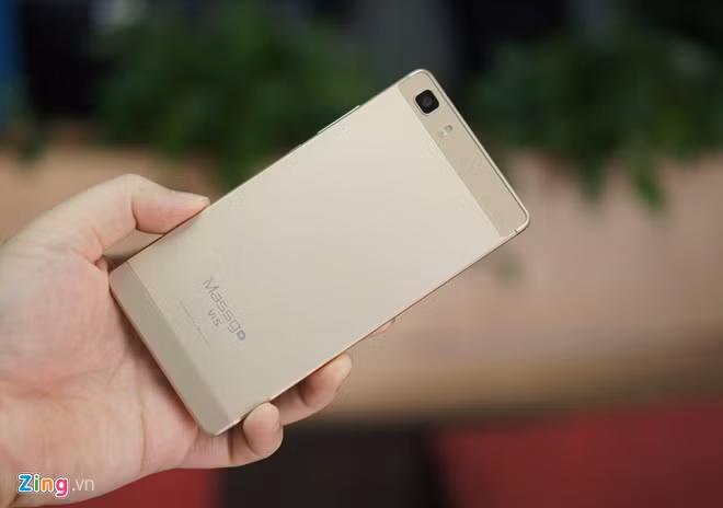 Giá bán lẻ của Massgo Vi5 là 2,99 triệu đồng. Máy sẽ lên kệ trong dịp đầu tháng 10 này tại thị trường Việt Nam.