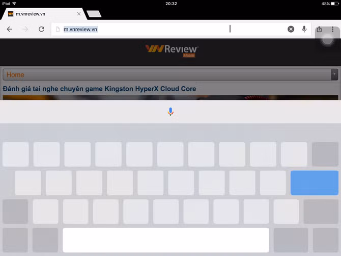  46. Biến bàn phím iPad thành touchpad. Bên cạnh hàng phím tắt cắt dán, sao chép văn bản nhanh, bàn phím mới trên iOS 9 còn có thể biến thành một chiếc touchpad giúp bạn di chuyển con trỏ phím bất cứ lúc nào. Chỉ cần dùng 2 ngón tay và vuốt sang trái (hoặc sang phải) trên bàn phím. 