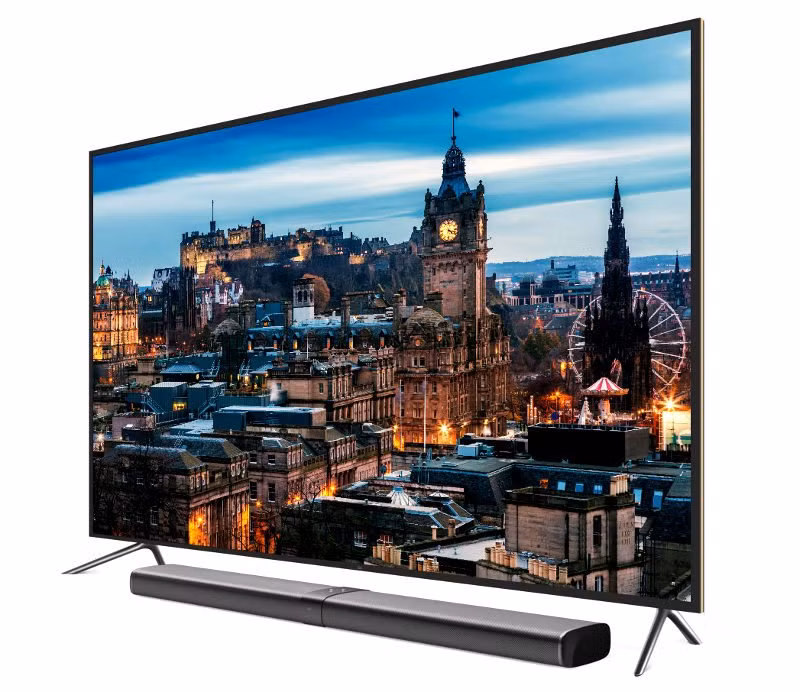 Để tạo nên một sản phẩm TV hoàn hảo, Mi TV 3 đồng thời còn sở hữu một cấu hình khá ấn tượng. Bo mạch chủ của TV được tích hợp vào trong thanh loa bao gồm hai loa trầm 2.5 inch và loa dome. Nhờ đó tất cả các cổng ra được thiết kế trên thanh loa thay vì nối trên TV.