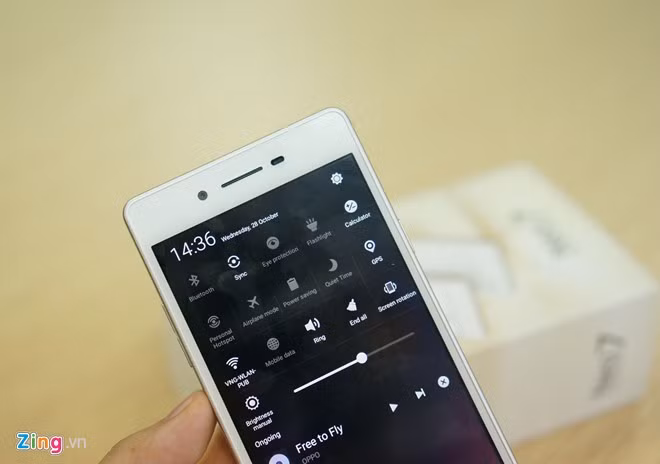 Thanh thông báo mất 2 lần kéo để hiển thị đầy đủ.