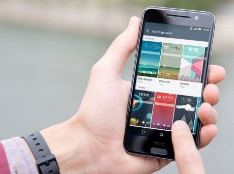  9. HTC One A9 chạy Android 6.0 Marshmallow. Xét về khả năng tùy biến hệ điều hành, iOS luôn thua Android.
