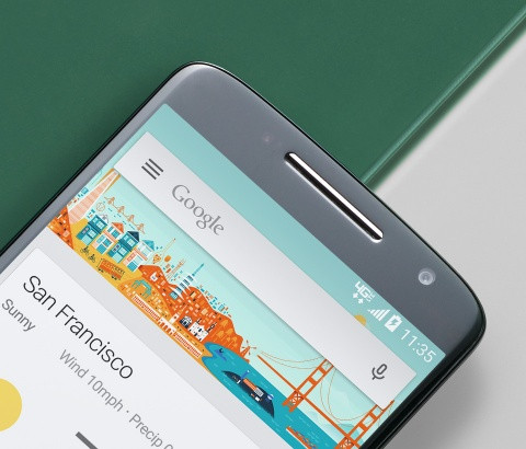 Về cơ bản, Droid Maxx 2 là một phiên bản tại thị trường Mỹ của chiếc Moto X Play từng được phát tại châu Âu, Canada và Ấn Độ. Sản phẩm sở hữu thiết kế chắc chắn và tối giản các đường nét với nhiều màu sắc khác nhau.