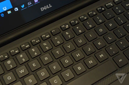 Giống XPS 13, Dell sử dụng nhôm gia công và sợi carbon cho phần nghỉ tay. Máy được trang bị chip Skylake của Intel, với cấu hình thấp nhất là chip Core i3. Con chip này đã đủ cho các nhu cầu sử dụng thường ngày của người dùng, tuy nhiên, nếu muốn mạnh hơn nữa, bạn có thể chọn lên bản dùng Core i7.