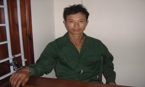 Anh nong dan giet nguoi hang loat rung dong thon ngheo