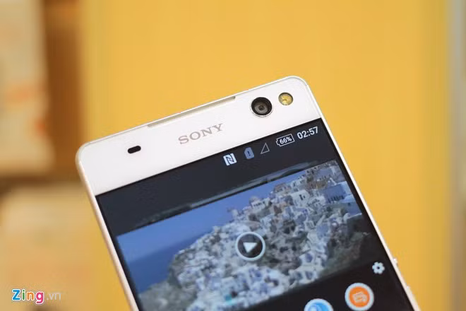 Đập hộp Sony Xperia C5 Ultra giá 7,8 triệu đồng ở VN