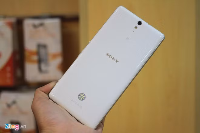 Đập hộp Sony Xperia C5 Ultra giá 7,8 triệu đồng ở VN