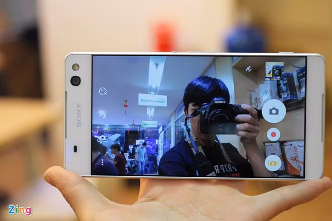 Đập hộp Sony Xperia C5 Ultra giá 7,8 triệu đồng ở VN