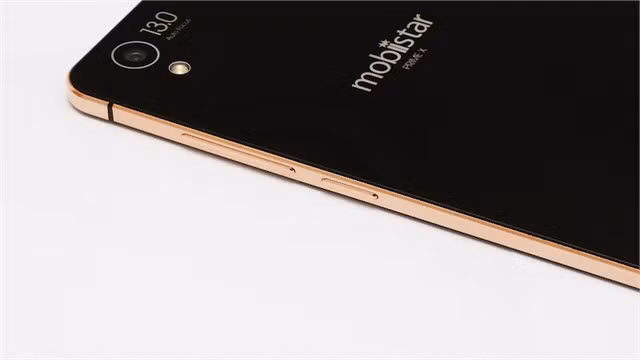 Mobiistar Prime X. Mobiistar Prime X có màn hình IPS LCD 5 inch (1280×720 pixel), camera sau 13MP cùng đèn LED Flash trợ sáng. Đồng thời, camera trước 5MP cùng góc chụp rộng đến 88 độ, cho phép selfie càng đông càng vui hơn nữa. Sử dụng công nghệ PureCel của OmniVision, tối ưu hóa điểm ảnh với kích thước 1,12µm, camera Prime của Prime X cho tốc độ chụp nhanh và cân bằng trắng ổn định. Đặc biệt trong những trường hợp thiếu sáng, người dùng sẽ càng thêm bất ngờ với những bức ảnh thu được từ Prime X. 