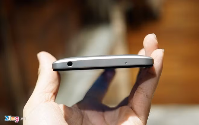 Vibe P1 cũng là smartphone tầm trung có thiết kế tốt nhất hiện nay của Lenovo.