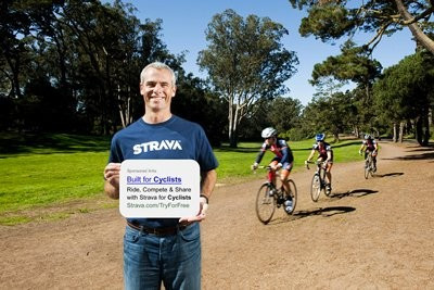 Vào cuối 2000, Google giới thiệu sản phẩm AdWords tạo điều kiện cho các doanh nghiệp mua quảng cáo liên quan đến thông tin tìm kiếm. Hiện tại, Google AdWords trở thành nền tảng quảng cáo lớn.