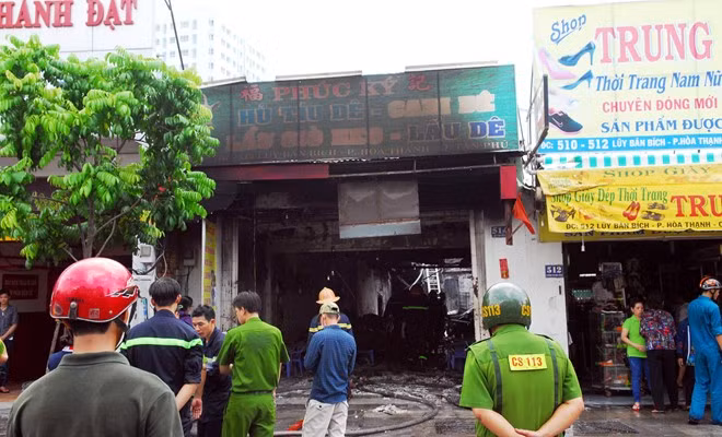 No binh ga gay sap nha, 2 me con tu vong o Sai Gon