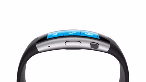 Đáng chú ý là Microsoft Band 2 đã được nhà khổng lồ phần mềm gói ghém vào thiết bị khá nhiều loại cảm biến có giá trị theo dõi sức khỏe cao. Đơn cử, Microsoft Band 2 hỗ trợ cảm biến đo nhịp tim, cao độ kế, gia tốc kế 3 trục, con quay hồi chuyển, cảm biến nhiệt bề mặt da, cảm biến UV và cả GPS.