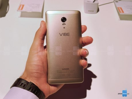  VIBE P1 được trang bị vi xử lý 8 lõi 64-bit Qualcomm® Snapdragon™ 615 xung nhịp 1.5GHz. VIBE P1 còn tích hợp tính năng quét vân tay vào nút Home hỗ trợ mở khóa màn hình tiện lợi. 
