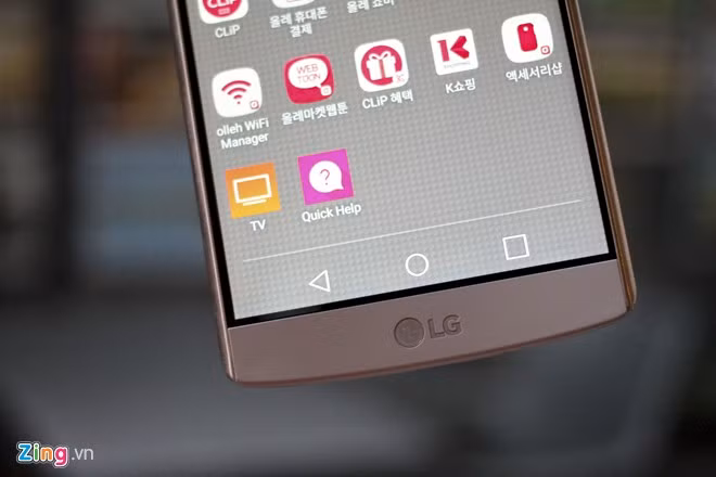 Máy chạy hệ điều hành Android 5.1.1 trên nền tảng chipSoC Snapdragon 808, RAM 4 GB, bộ nhớ trong 64 GB, pin 3.000 mAh.