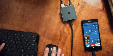 10. Windows 10 Continuum: Thiết bị còn hỗ trợ Windows Continuum, tính năng "mới toanh" trên Windows 10 cho phép bạn biến chiếc điện thoại thành một chiếc máy tính để bàn thực thụ, hỗ trợ cả chuột và bàn phím không dây.