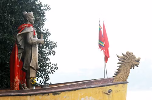  Chiêu Văn vương Trần Nhật Duật (1255-1330) được xem là vị Hoàng tử, bậc danh tướng giỏi ngoại ngữ nhất trong lịch sử nước ta. 