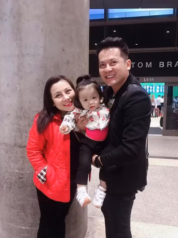 Sao Viet chu cap cho con hau ly hon: Nguoi chi tien ty, ke khong xu nao