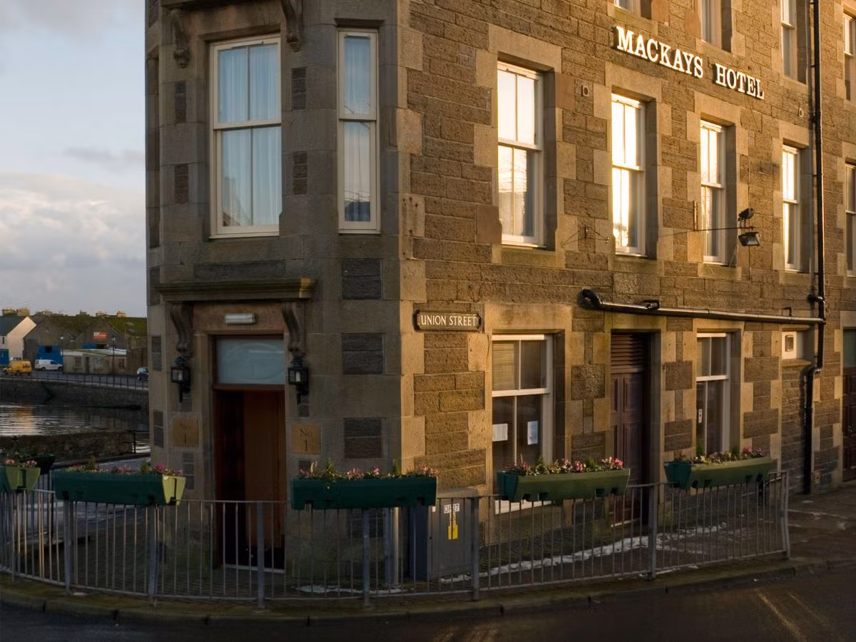 Con đường xuất hiện vào năm 1883 khi Alexander Sinclair - ông chủ của khách sạn Mackays, trở về từ Mỹ với khoản gia tài đáng kể. Ông xây dựng khách sạn tại ngã ba đường Union, River ở Wick và được hội đồng thị trấn yêu cầu in tên lên đoạn ngắn nhất của khách sạn. Ảnh: The Mirror.