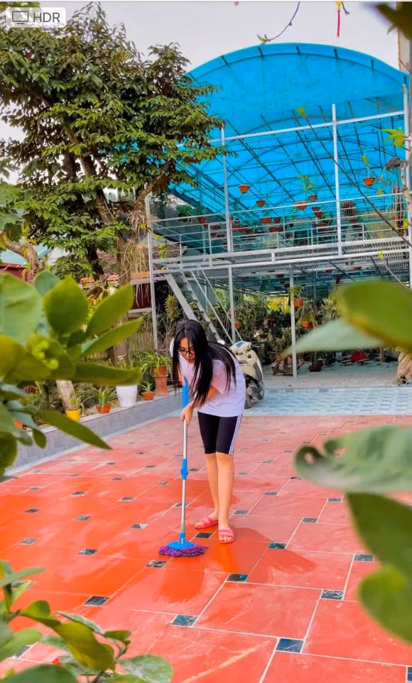 Vuon rau sach, nhieu cay an qua cua gia dinh Hoa hau Do Thi Ha-Hinh-2