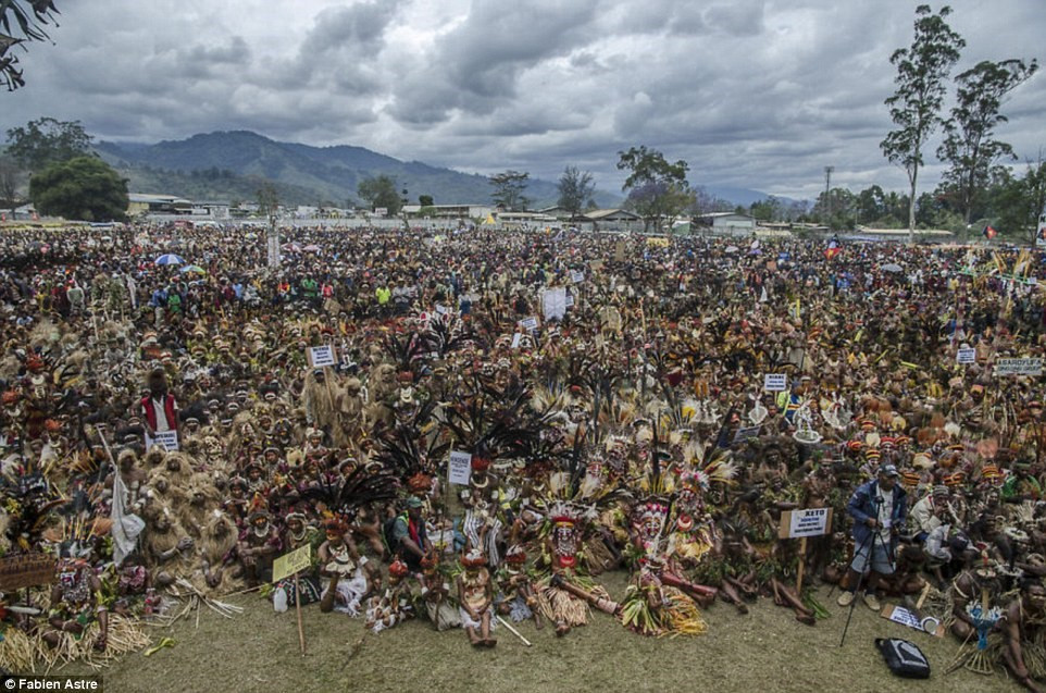 Lễ hội 3 ngày này diễn ra lần đầu tiên năm 1957 bởi cảnh sát tuần tra Australia, những người đã tổ chức nhiều cuộc thi nhằm giúp mọi người quên khác biệt trong bộ lạc của mình.