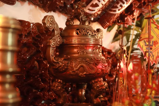 Choang voi ngoi nha dung toan go huong quy hiem-Hinh-13