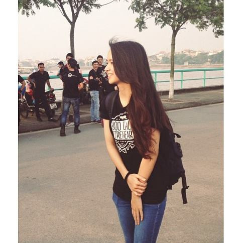 Được nhiều bạn trẻ quan tâm, được giới thiệu như một gương mặt nổi bật ở nhiều nơi... nhưng Nam Phương vẫn chỉ coi mình là một "sinh vật lạ" để cho mọi người bình phẩm, cảm thấy có chút vui nhưng cũng không dám vội tự hào về những điều đó.