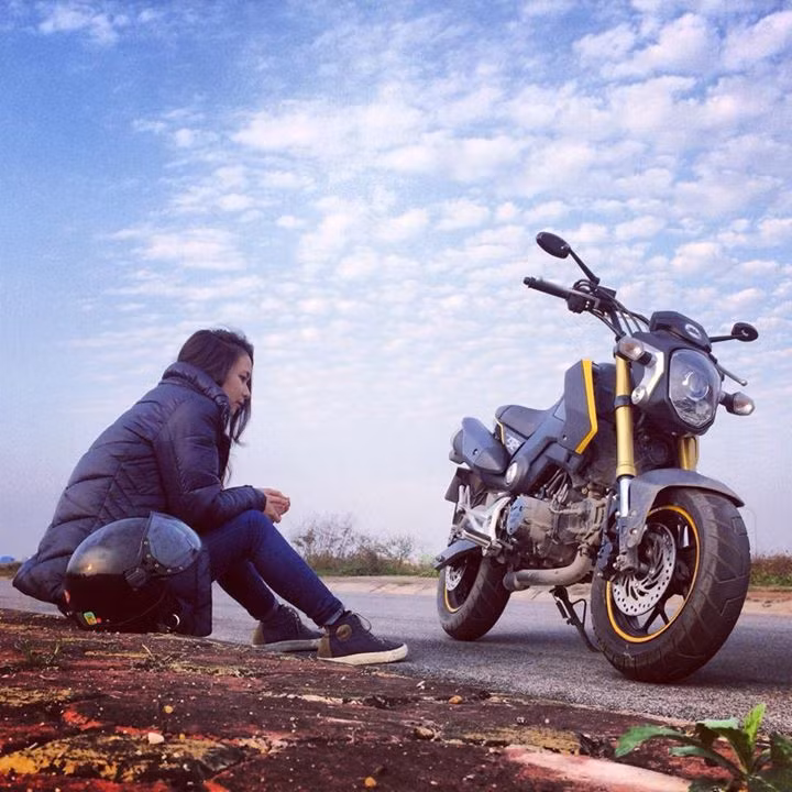 Nam Phương cho biết cô rất thích biểu diễn xe mạo hiểm nhưng hiện tại mới chỉ tập những kỹ thuật đơn giản. Điều khiến Nam Phương chết mê bộ môn này là khả năng làm chủ "chú ngựa sắt" tạo nên nhiều di chuyển, kỹ thuật đẹp mắt và cả... "những điều không tưởng" ở tầm cao hơn.