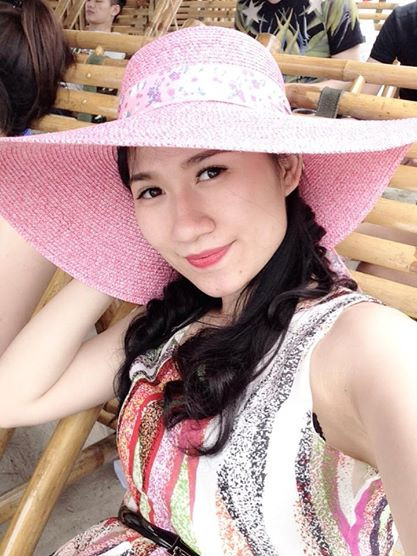 Tìm kiếm thêm nhiều bức ảnh, thông tin khác của K.L có thể thấy cô là một bà mẹ trẻ rất xinh đẹp và vui tính.