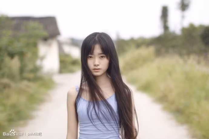 Ngắm nhan sắc vừa trong sáng, ngây thơ vừa đầy vẻ ma mị, cuốn hút của Cúc Tịnh Y. Ảnh: Baidu.