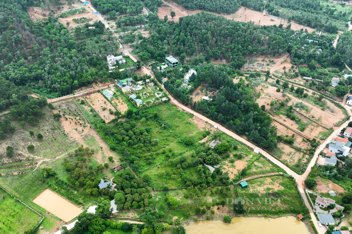 Khu vực hồ Đồng Đò, hồ Ban Tiện ở chân núi Hàm Lợn (huyện Sóc Sơn) vài năm nay là điểm du lịch, cắm trại, nghỉ dưỡng ưa thích của nhiều người dân Hà Nội và các tỉnh lân cận.