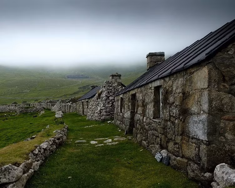 Quần đảo St. Kilda là minh chứng về truyền thống tự cung tự cấp trong điều kiện khắc nghiệt và biệt lập của người châu Âu trong suốt 2 thiên niên kỷ.