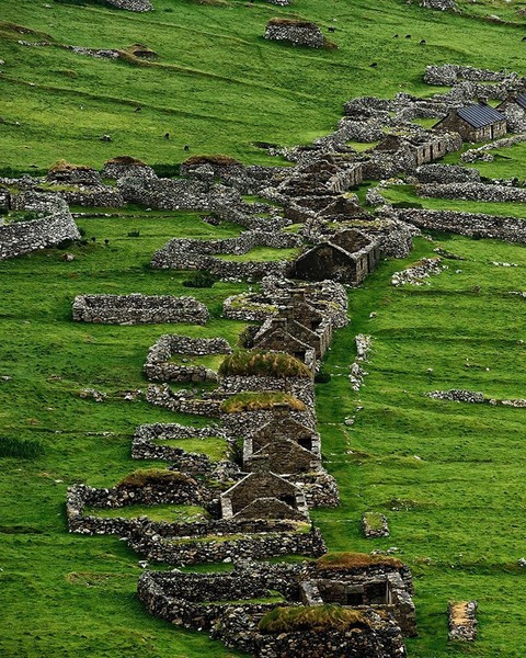  Là các đảo núi lửa ngừng hoạt động nằm ở vùng cực Tây của Scotland, quần đảo St. Kilda nổi tiếng với cảnh quan thiên nhiên kỳ vĩ. 