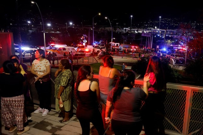 Sap san khau van dong tranh cu, hang chuc nguoi thuong vong