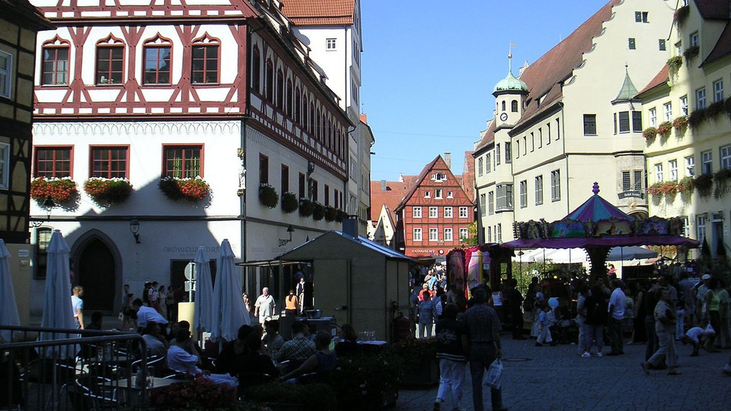 Du khách đến đây cũng khó tìm thấy kim cương vì những viên lớn nhất cũng chỉ có thể nhìn thấy được thông qua kính hiển vi. Theo Times of India.