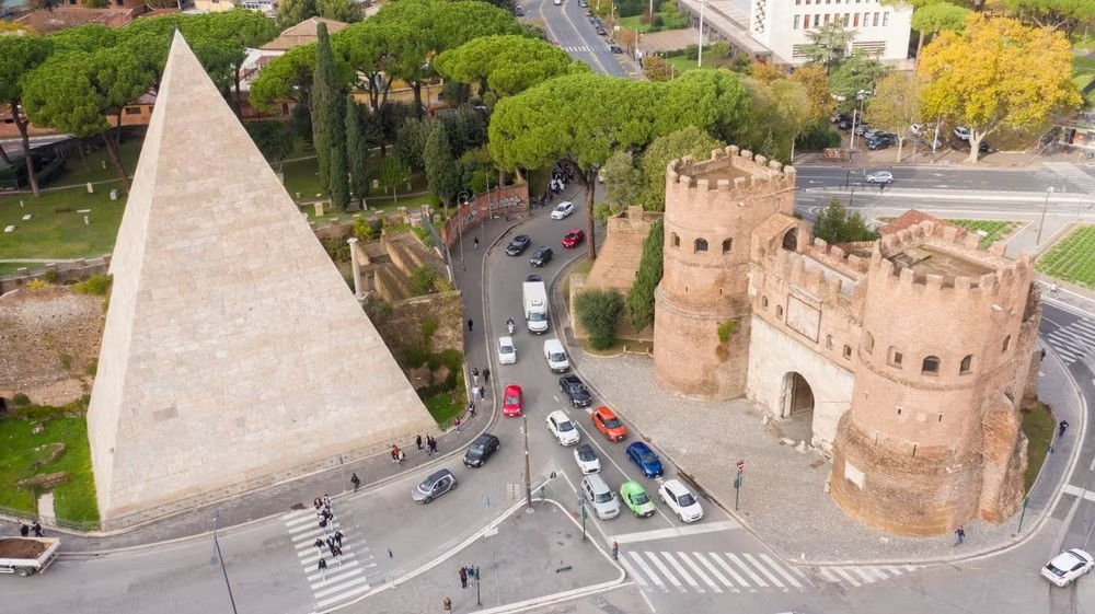 Top 10 kim tu thap co xua nhat the gioi-Hinh-5