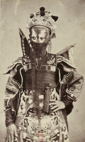 Một diễn viên sân khấu tuồng.